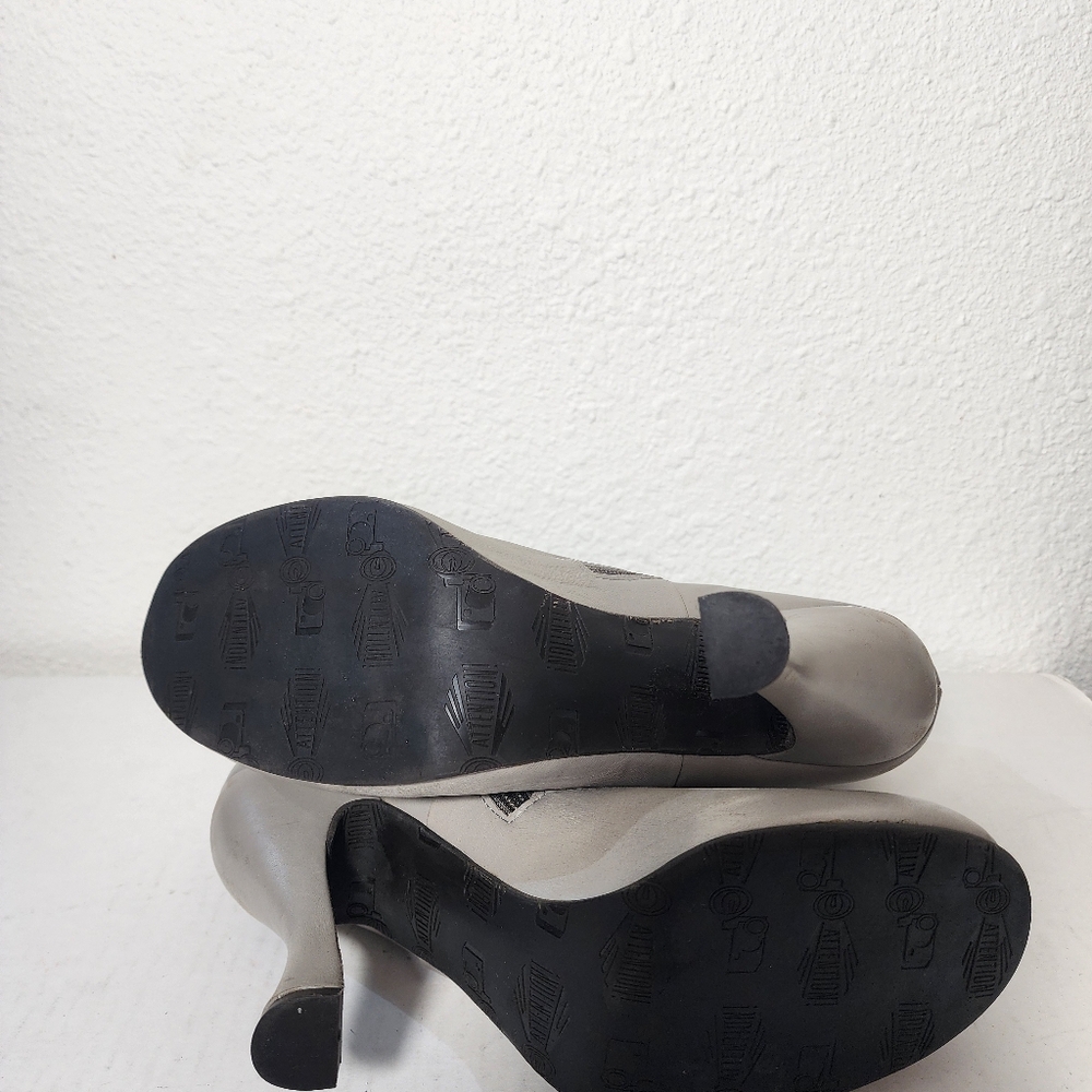 John Fluevog Leather Ankle Boots Gray High Heel Zip Made in Portugal Size 10 - Picture 2 of 9